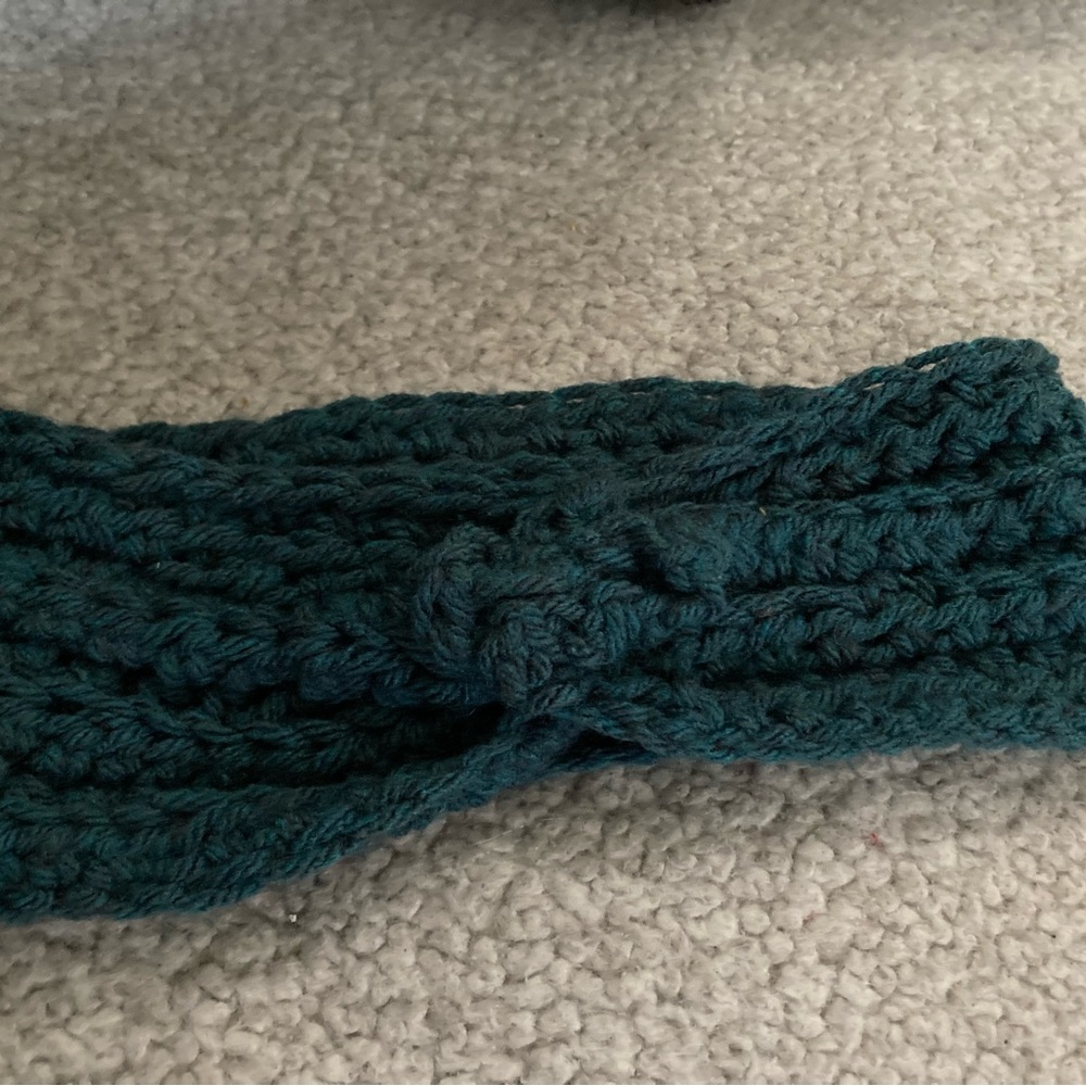 Knit green headband